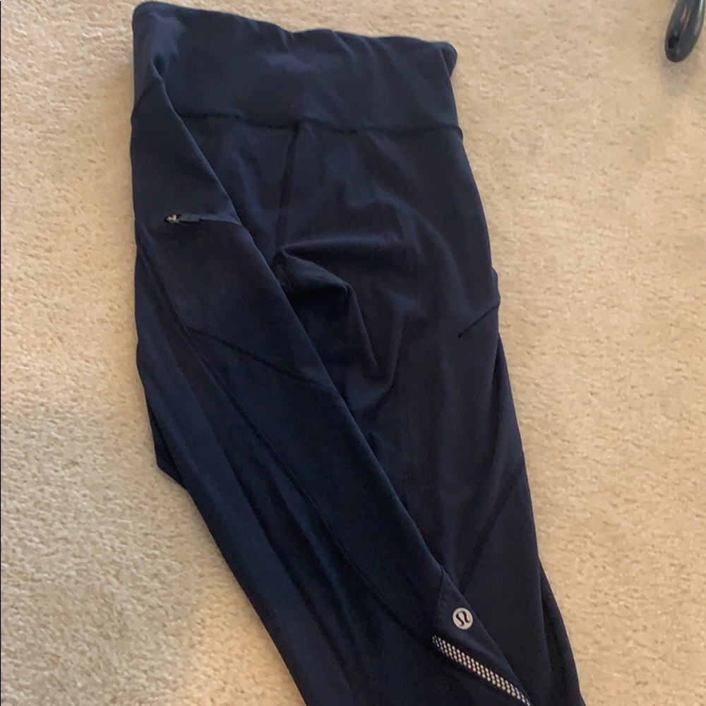 Lululemon Cadence Crusher leggings - Picture 3 of 4